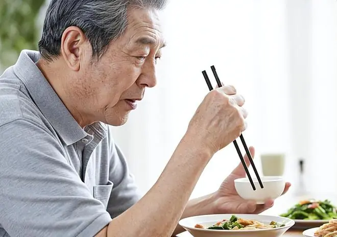 晚饭七分饱被推翻了？医生：过了65岁，吃饭尽量要做到这5点