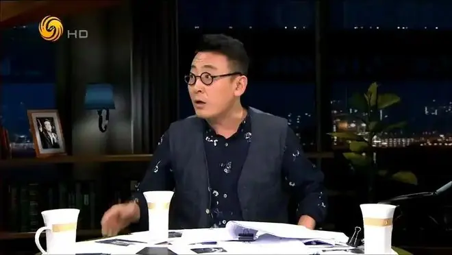 窦文涛戳破内娱访谈虚伪真相，录 5 分钟叫停顶流女星采访