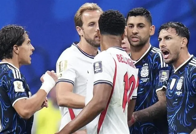 2-1！世界杯激情一夜：阿根廷逆转取胜，梅西书写新纪录，英格兰争夺第三名