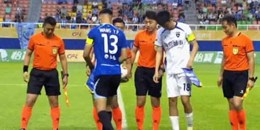 半场:大连鲲城0-0南京城市,比赛沉闷,双方难觅良机