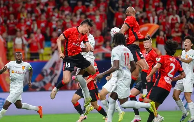 1-1!中超冷门:门将屡送神扑 升班马逼平争冠豪门 送对手两轮不胜