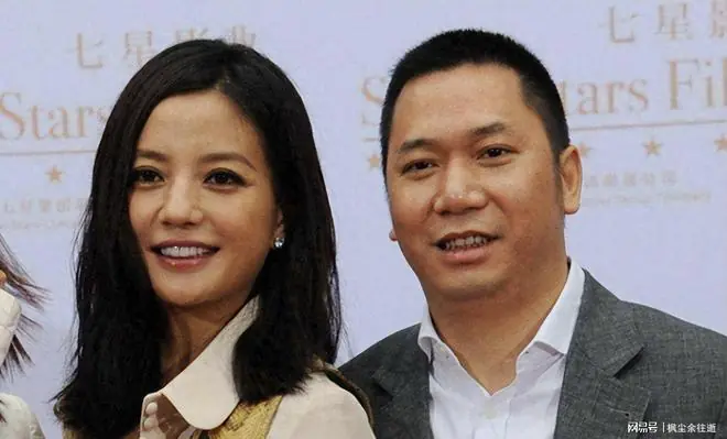 善恶有报,黄有龙案判了,更多恶行被扒,幸亏赵薇留了张“好牌”