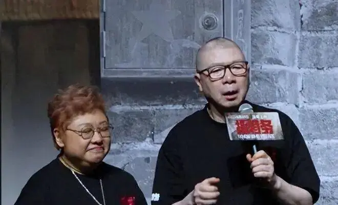韩红为冯小刚站台为何犯众怒？背后的原因很玄，不是走面的问题