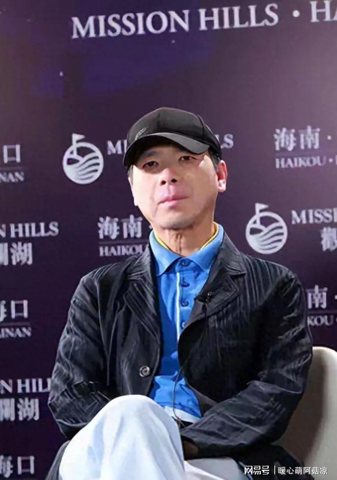 当年，姜文在后台半开玩笑叫了一声“冯裤子”，冯小刚当场脸黑了