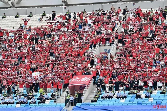 成都蓉城客场1比1战平青岛海牛：杨明洋破门，罗慕洛绝杀被吹
