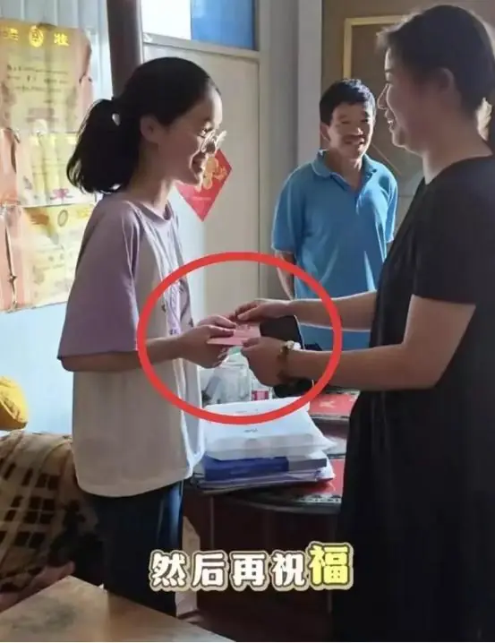没想到，699分女孩火上央媒才3天，一家人就走上了大衣哥的老路
