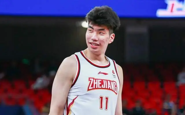 前功尽弃?曝2米21国手回母队拿顶薪,媒体人:留洋一年意义不大