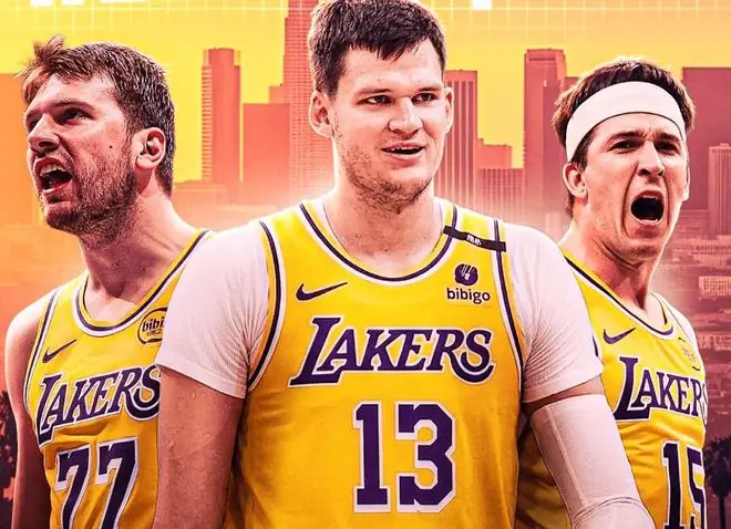 NBA疯狂一夜!13笔签约达成,湖人史诗级4换1,新三巨头诞生了