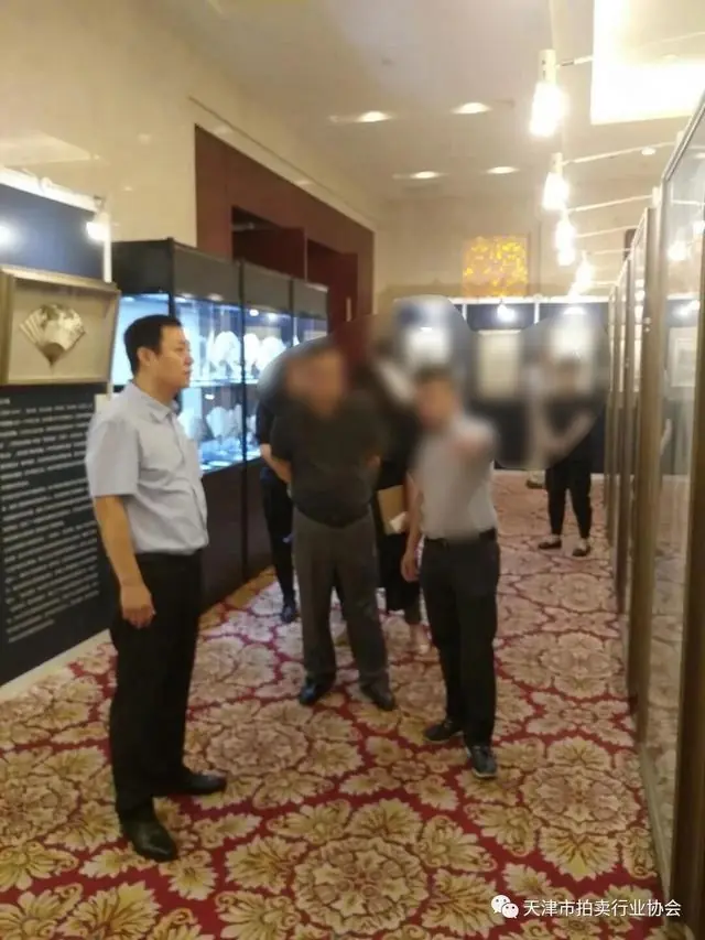 拍卖协会会长“瞒天过海”,安排妻子、儿媳竞拍法拍房,1603万就拿到3026万别墅,另有4套房倒手就赚175万!最后获刑15年