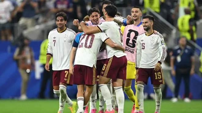 西班牙2-0法国进决赛,37场不败追平意大利