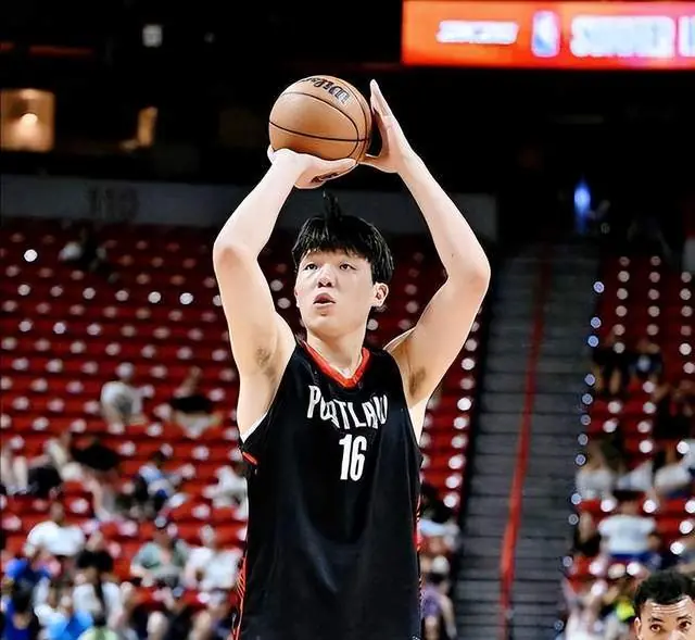 数据不会说谎:杨瀚森获评近 15 年最差新秀,实至名归