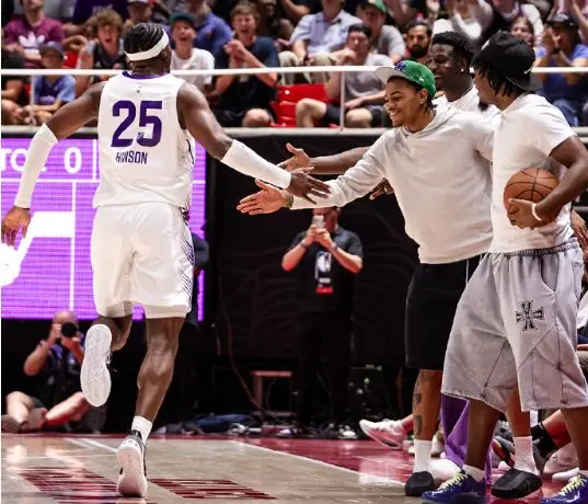 NBA夏联:爵士34分狂胜雷霆保持全胜 榜眼缺席仍6人上双