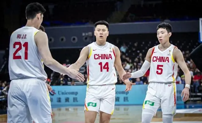 狂胜过关！男篮92-74淘汰台北，评分洗牌：赵继伟封神小将迎惊喜