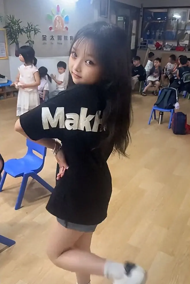 “幼儿园就这样了,长大还了得?”女孩美丽成熟风范,让家长蒙了
