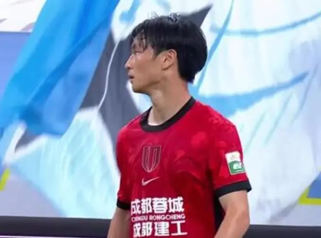 杨明洋：我没有唯一的偶像，很欣赏小白、哈维、魔笛、佩德里