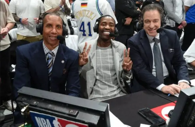 克劳福德近况:成金牌解说,身家过亿,儿子五星高中生,冲NBA