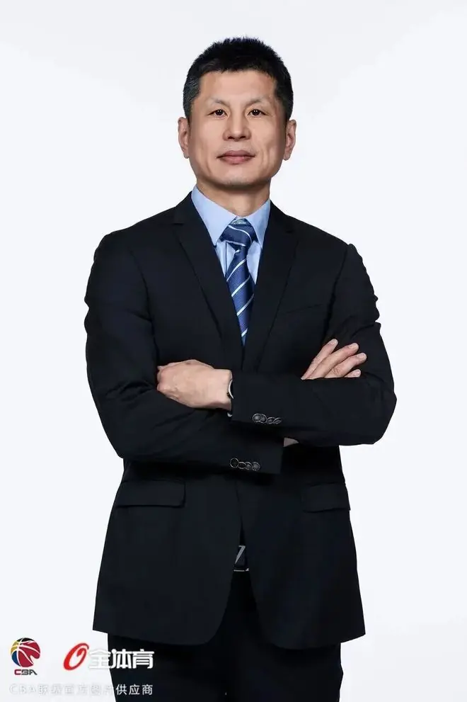 鞠维松重返一线队,李敬宇执掌青年军——山东高速男篮教练组调整的老带新密码