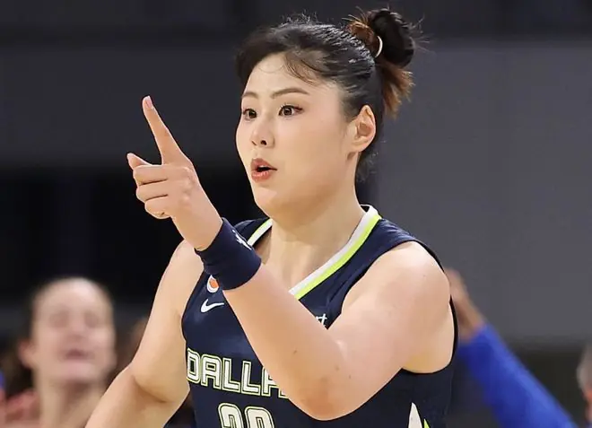 WNBA：李月汝10+10赛季首次两双大爆发 被弃用两场复出逆转旧主