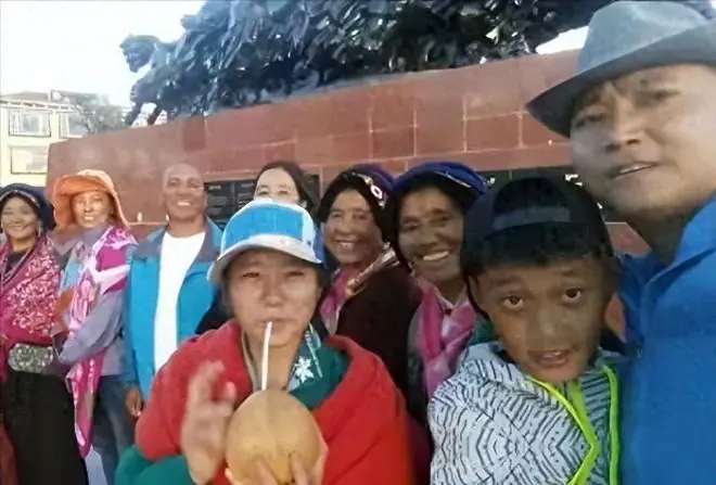 这个一妻多夫制的民族,晚上怎么过?女人直言:简直就是受罪