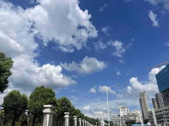 39℃在湖北部分地区连续上线3天!台风“巴威”将至,暑热并未全退