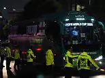 酒店位置遭泄露 英格兰队抵达墨西哥城遭遇球迷骚扰