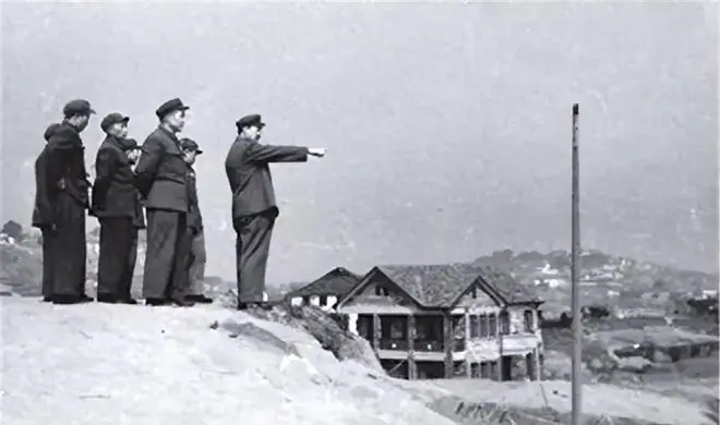 1961年,贺龙视察南京军区,见到许世友大怒:你个“和尚”不老实