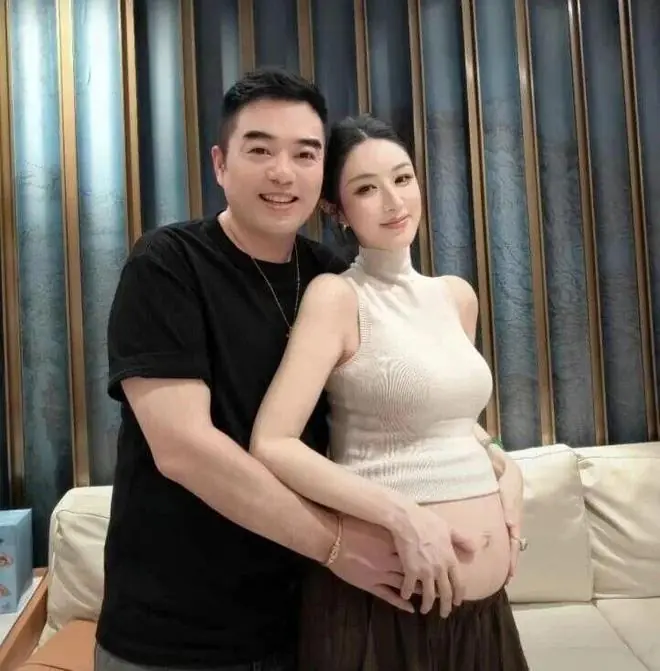 大胸网红的下体恢复术！王一博躺平了！