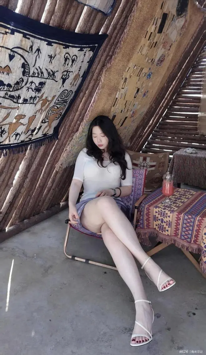 有点显老的穿搭，好在皮肤白，勉强挽回些颜值