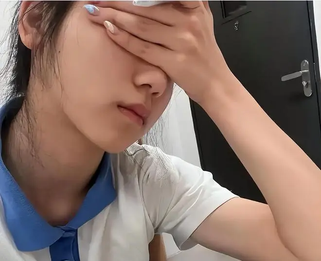 女学霸发明“咯噔字体”，老师低分警告：别用个性挑战考试底线