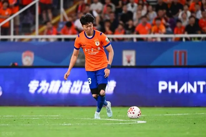 申花球迷白高兴了！原本以为高准翼夏窗能来，如今他已跟鲁能续约