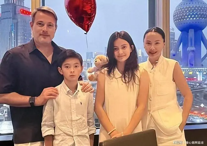 马雅舒结婚16周年，外国老公显老胖200斤，儿女高颜值出众