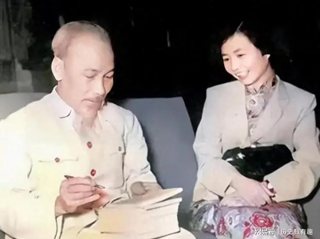 张茜有多美?1959年和胡志明的合影,她37岁,端庄优雅,气质非凡