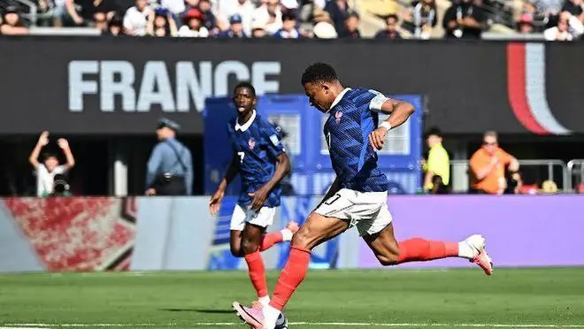 伟大的3-0！姆巴佩双响创世界杯新纪录，法国队强势挺进16强