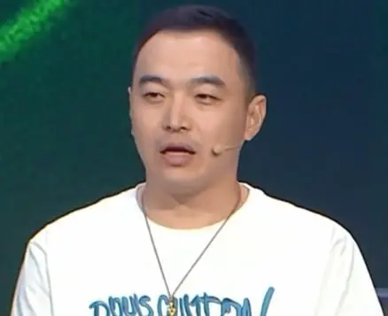 冯潇霆:我的偶像是卡纳瓦罗,偶像成为自己教练是很幸福的事
