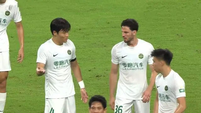 3-2，申花两连胜 吴曦梅开二度+薛庆浩神扑 浙江奔着保级区去了