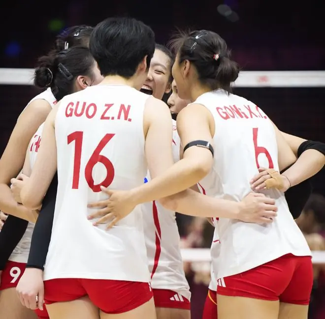 中国女排2-3意大利！首局被压制后连扳2局，奈何四五局连丢尽力了