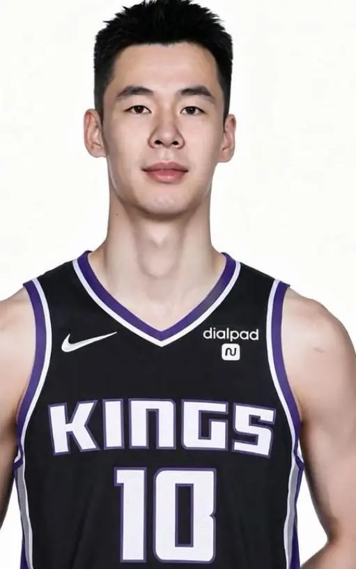 NBA夏联：郭昊文首秀9分钟4+3+4犯规 国王11分逆转勇士蓝队