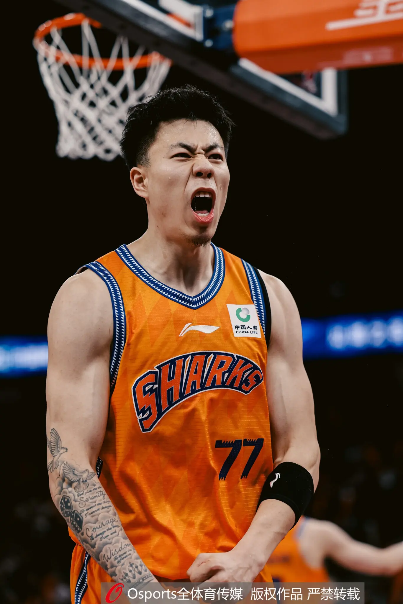 媒体人:上海男篮预计为张镇麟提供四年顶薪续约合同