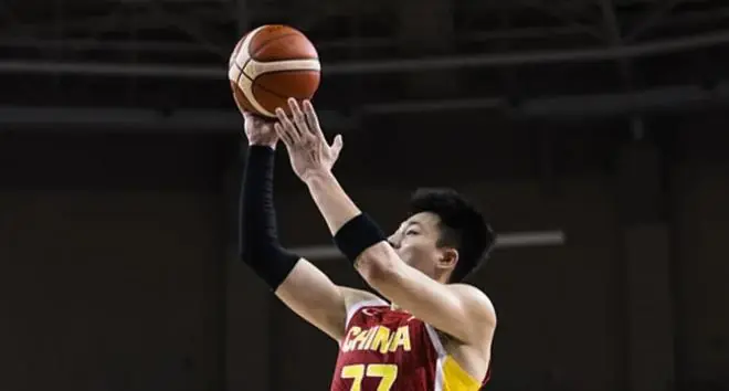 上海与3主力达成续约!张镇麟4年顶薪,李弘权2年C类,小偰3年B类