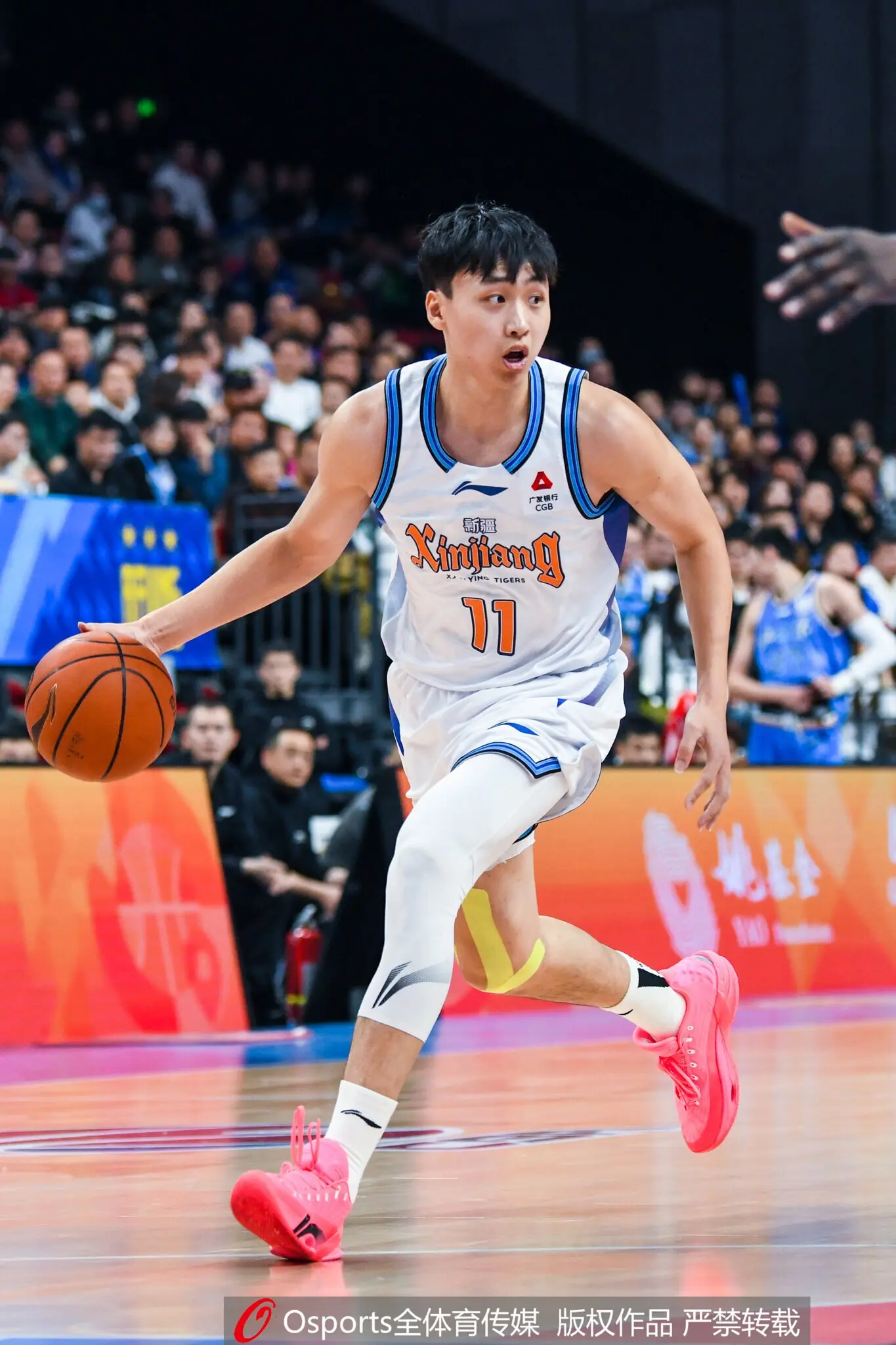 直播吧:新疆男篮与齐麟达成多年顶薪续约一致