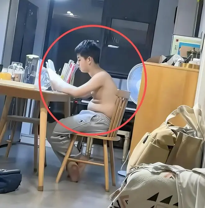 “都把儿子养雌化了!”初中男孩出现雌化现象,家长却执迷不悟