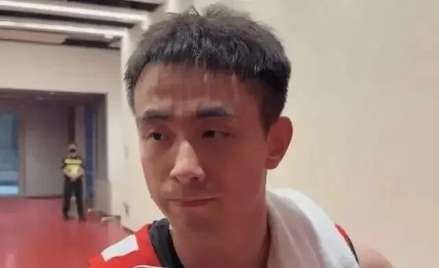CBA男篮速递！赵继伟突发崴脚出战成疑，山西签约国手前锋，杨鸣吐露心声，辽篮热身赛时间出炉