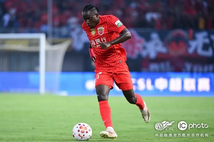 上海海港客场1-2负于青岛西海岸