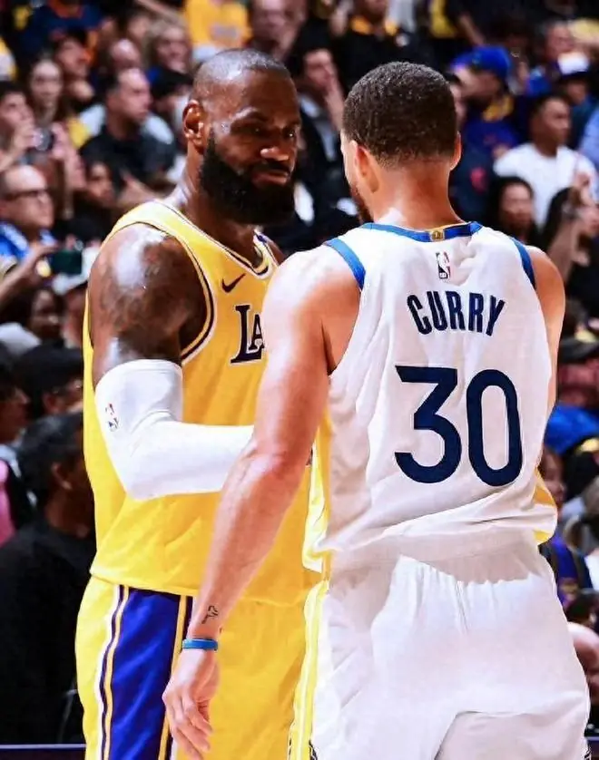 NBA时代双雄两种归宿:38岁库里一人一城,41岁詹姆斯四海逐梦