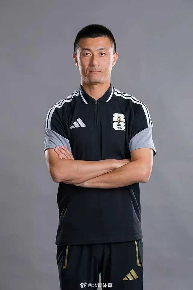 傅明结束美加墨世界杯执法任务，启程回国明日抵京，马宁、周飞依旧在世界杯前方待命，等待后续赛事的执法调度安排