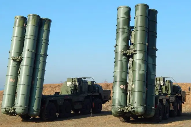 土耳其最终出售了价值 2.5 亿美元的 S-400，导致其被踢出了 F-35 计划，海湾国家买家据报道是卡塔尔或阿联酋