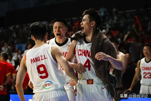 热议中国男篮绝境晋级第二阶段：李弘权生涯最佳一战获盛赞