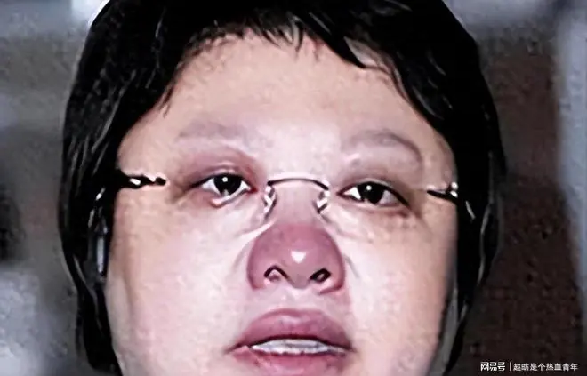 一波未平一波又起，央媒表态后，韩红再迎“噩耗”，谢霆锋被牵连