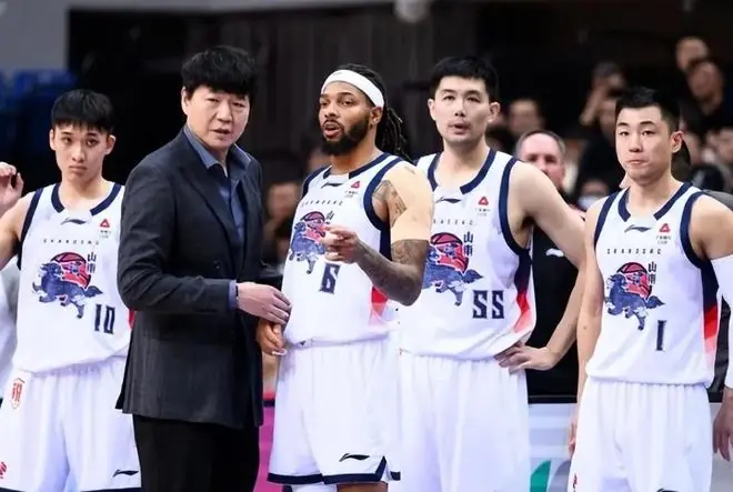 山东男篮首笔补强成功，同曦3D锋线加盟，赛季场均14.3分4.9篮板