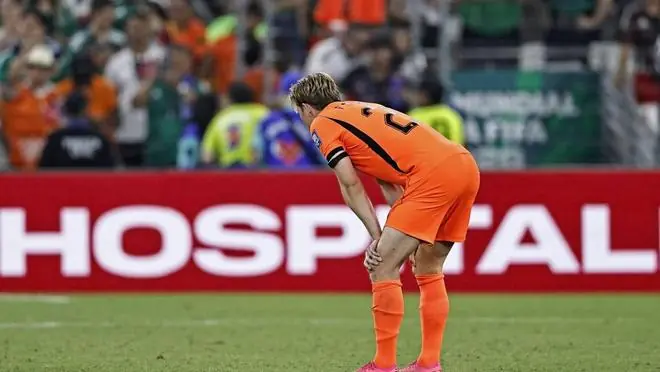 科贝:德容膝伤或伤缺四个月,FIFA需赔偿巴萨